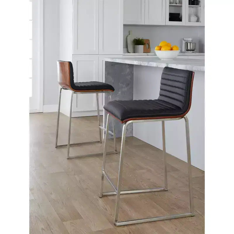 Set di 2 sgabelli da bar altezza bancone 26" in legno di noce e pelle PU nera