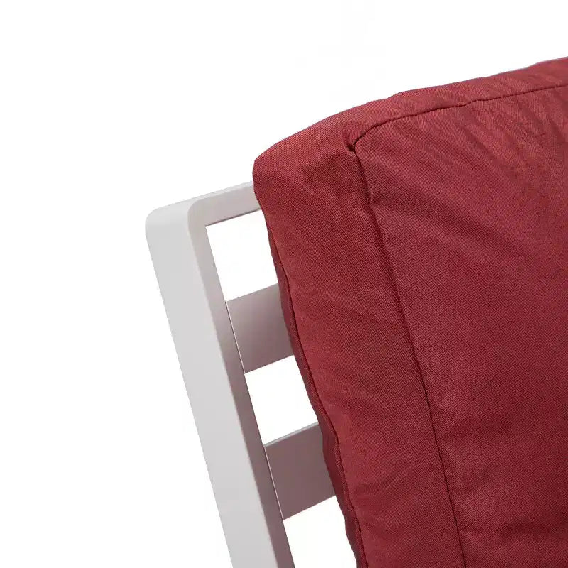 LeisureMod Walbrooke - Set di 2 poltrone moderne da esterno in alluminio bianco antiruggine con braccioli larghi e design adatto a tutte le stagioni
