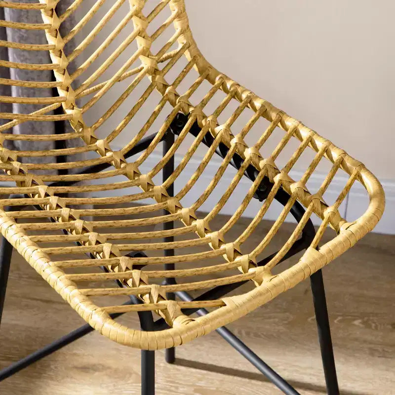 Sgabelli da bar moderni in rattan e vimini ad altezza bancone con base in acciaio