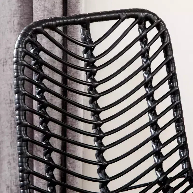Sgabelli da bar moderni in rattan e vimini ad altezza bancone con base in acciaio
