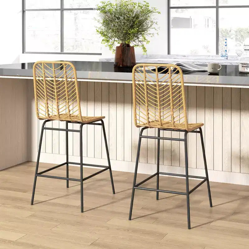 Sgabelli da bar moderni in rattan e vimini ad altezza bancone con base in acciaio